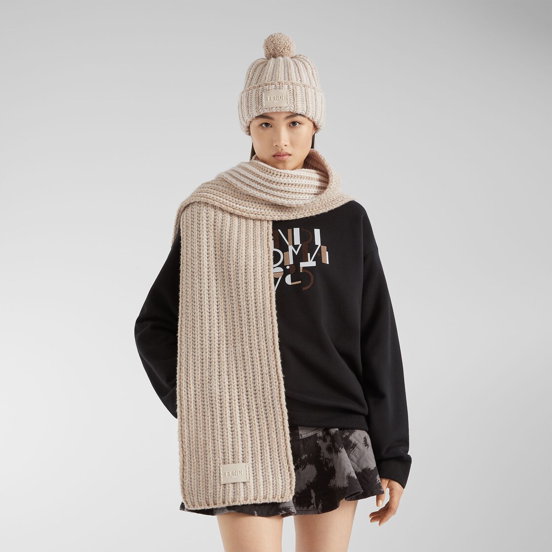 Fendi Scarf Wool Pink - Image 4/4