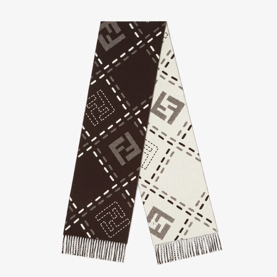 Fendi Rectangular Scarf Featuring Fringe Detail In Brown