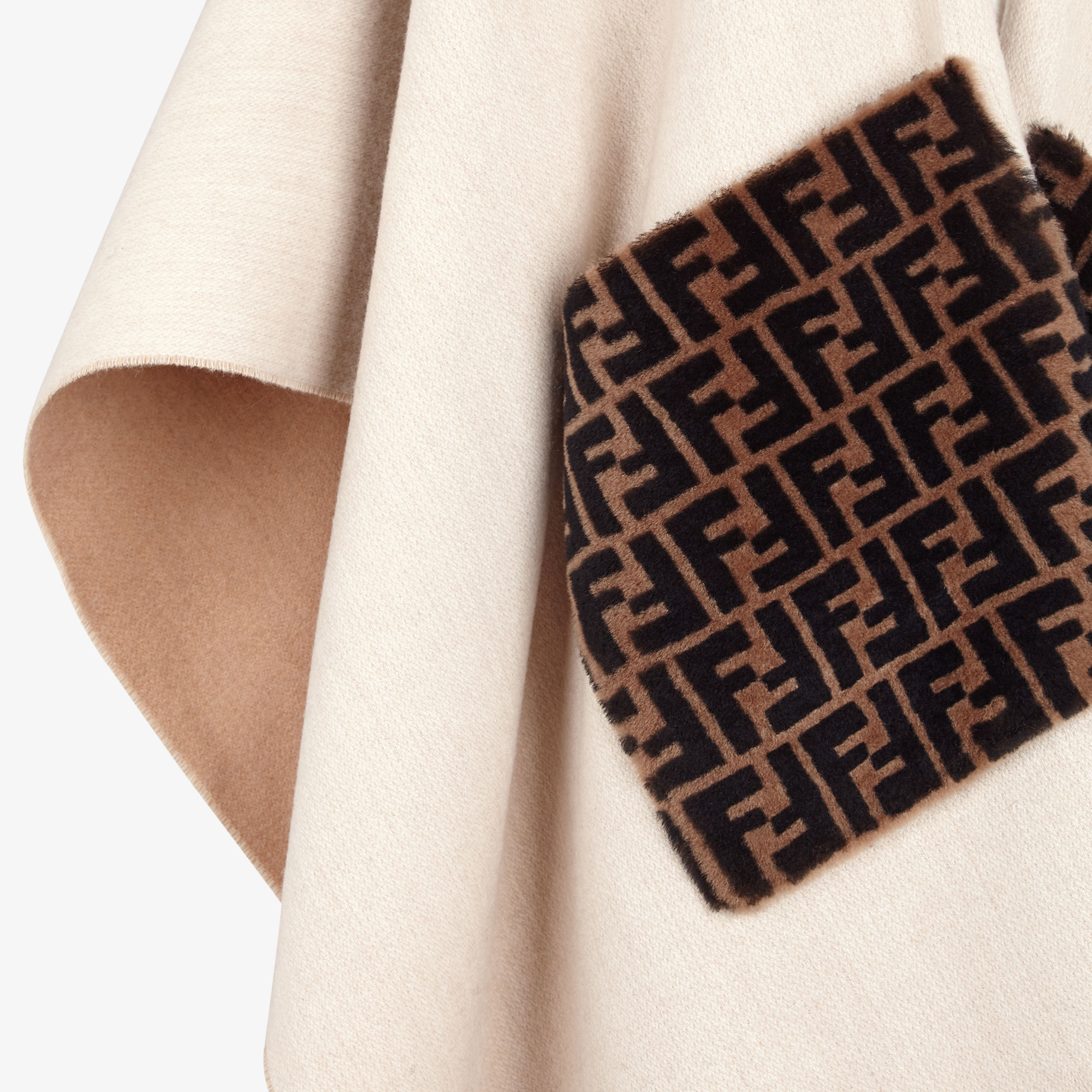 Poncho Wool Beige | Fendi Poncho Wool Beige | Fendi