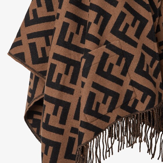 Fendi Poncho with hood and maxi pockets on the front | Thumbnail 3