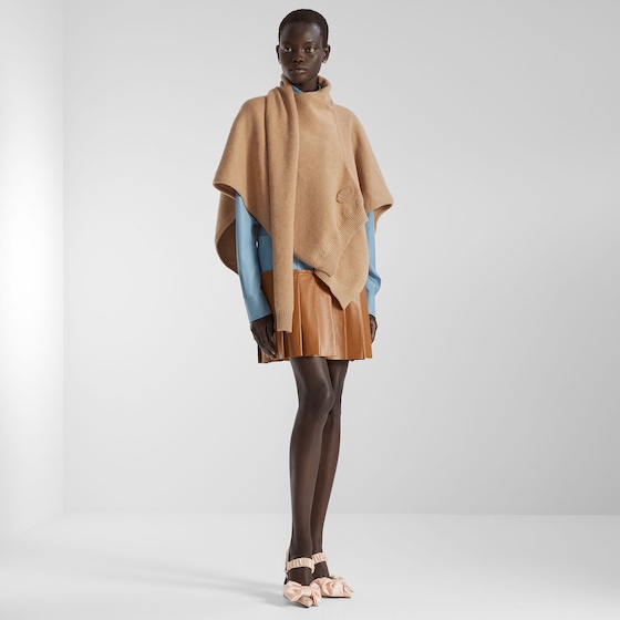 Fendi Short enveloping poncho with scarf detail | Thumbnail 4