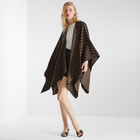 Fendi Lightweight poncho with enveloping volumes | Thumbnail 4