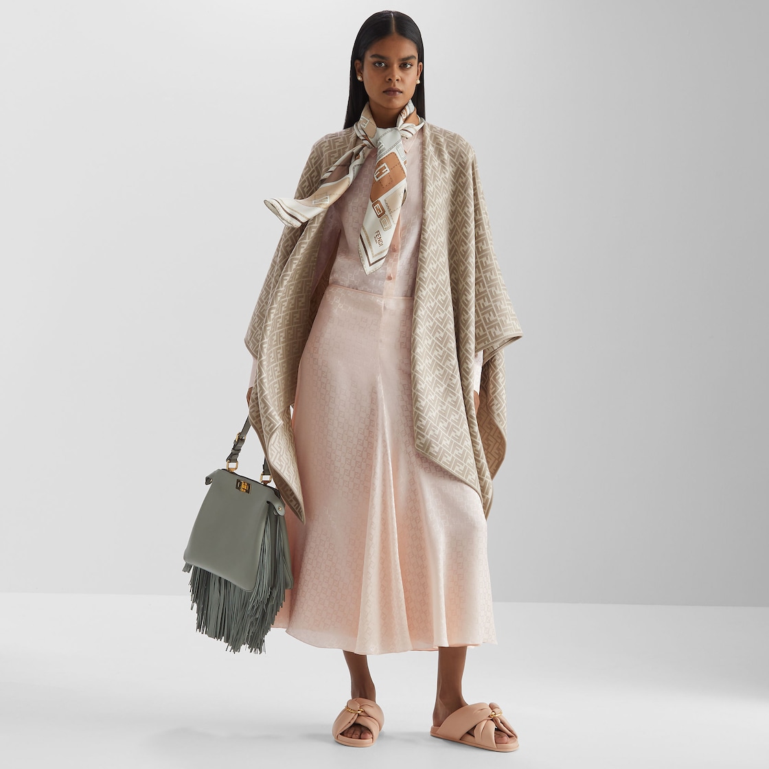 ポンチョ ウール ベージュ | Fendi ポンチョ ウール ベージュ | Fendi