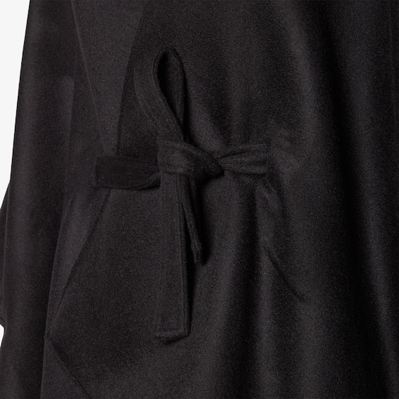 Fendi Enveloping poncho with matching removable belt | Thumbnail 3