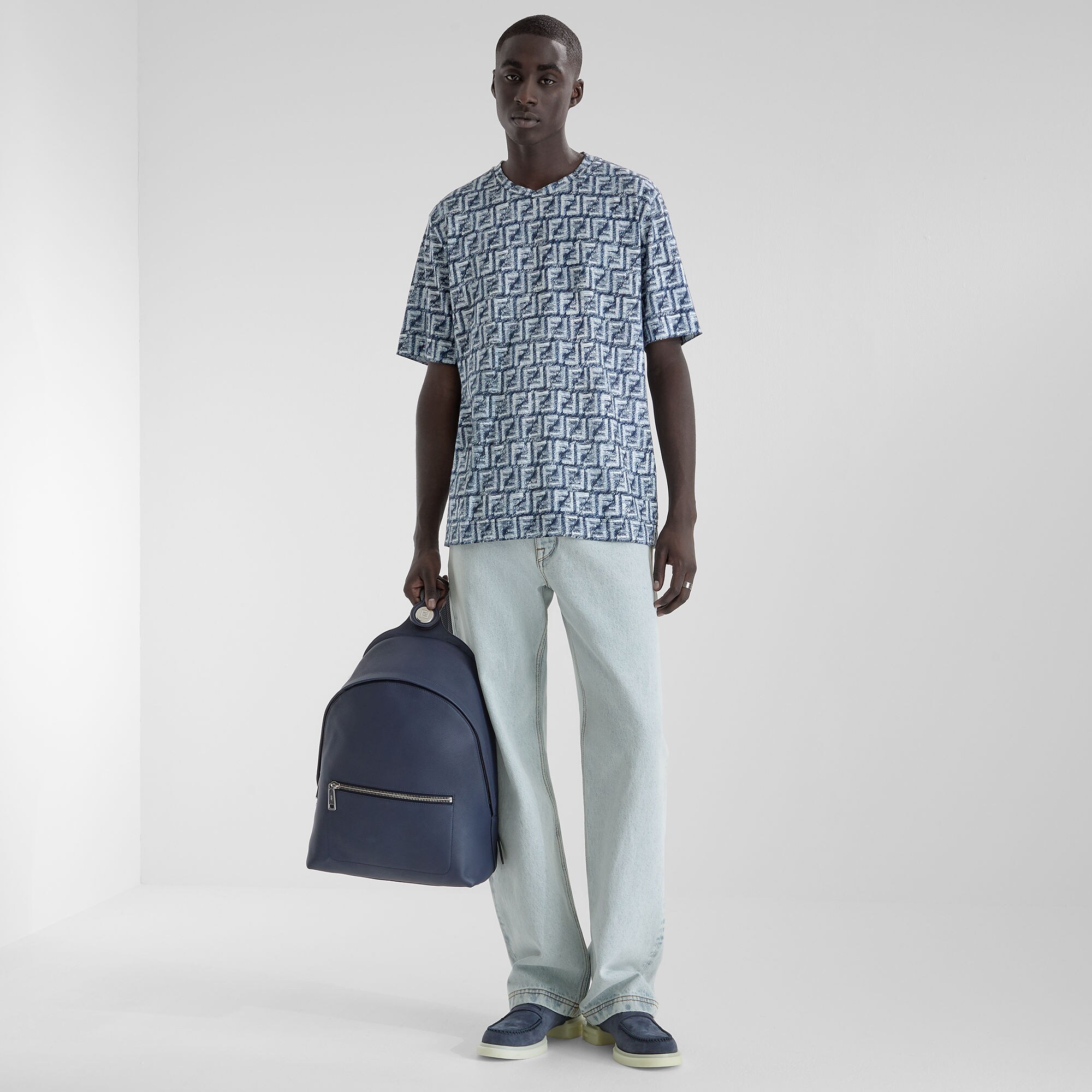 FY0936AR79F04V6_99?wid=2000&  