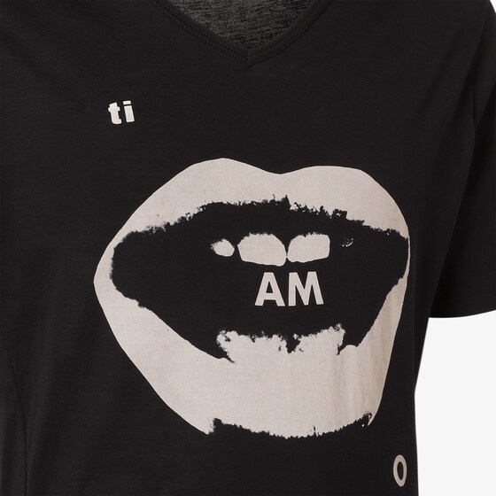Fendi Drawing inspiration from the verbal-visual poetics | Thumbnail 3