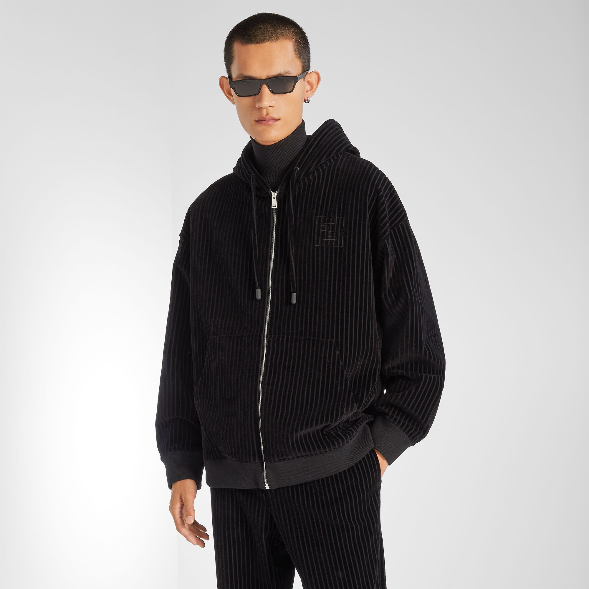 FY3948AW17F0QA1_99?wid=2000&