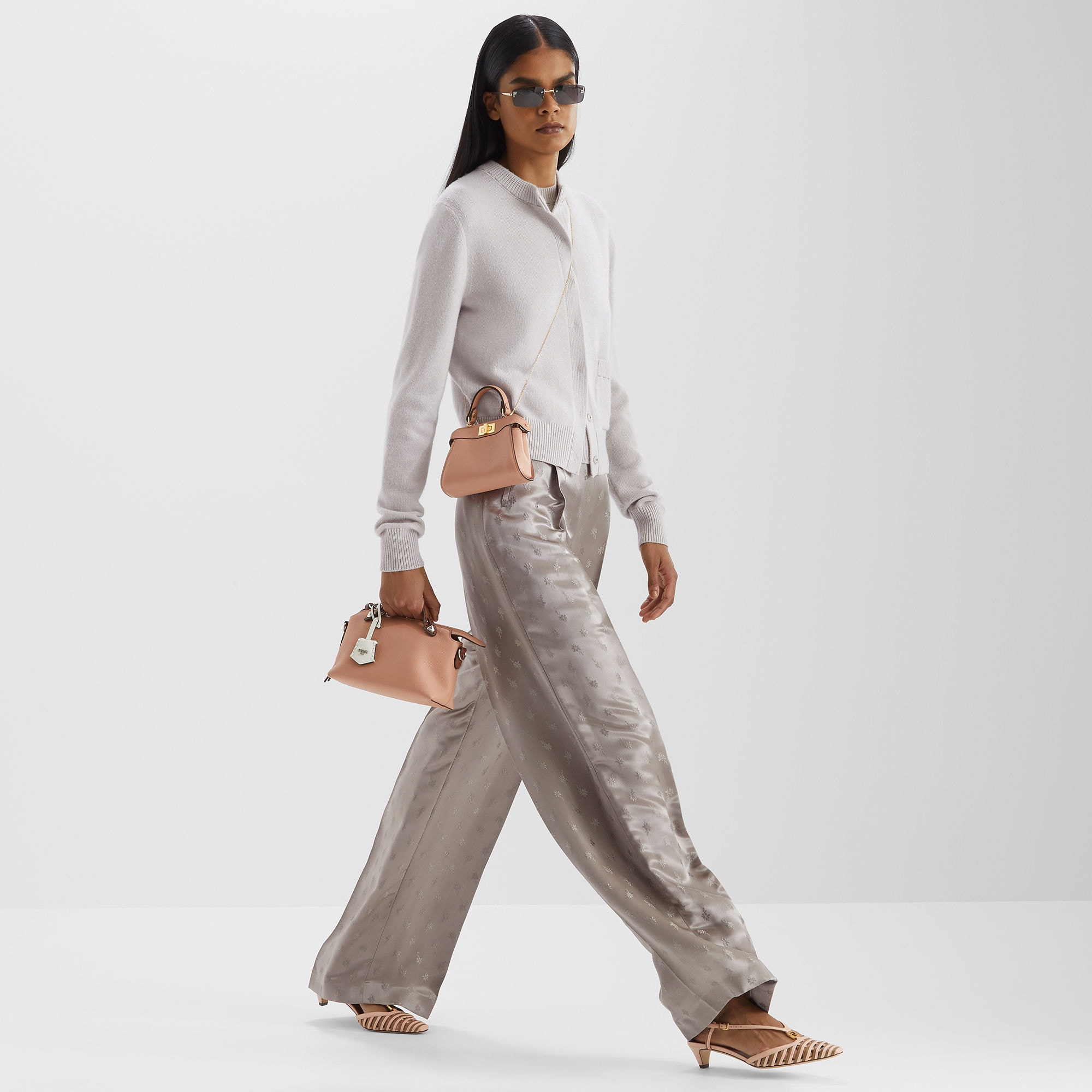 美品　FENDI フェンディ カシミヤ　ファー　カーディガン　ベルト　ニット 美品FENDI フェンディ カシミヤファーカーディガンベルトニット