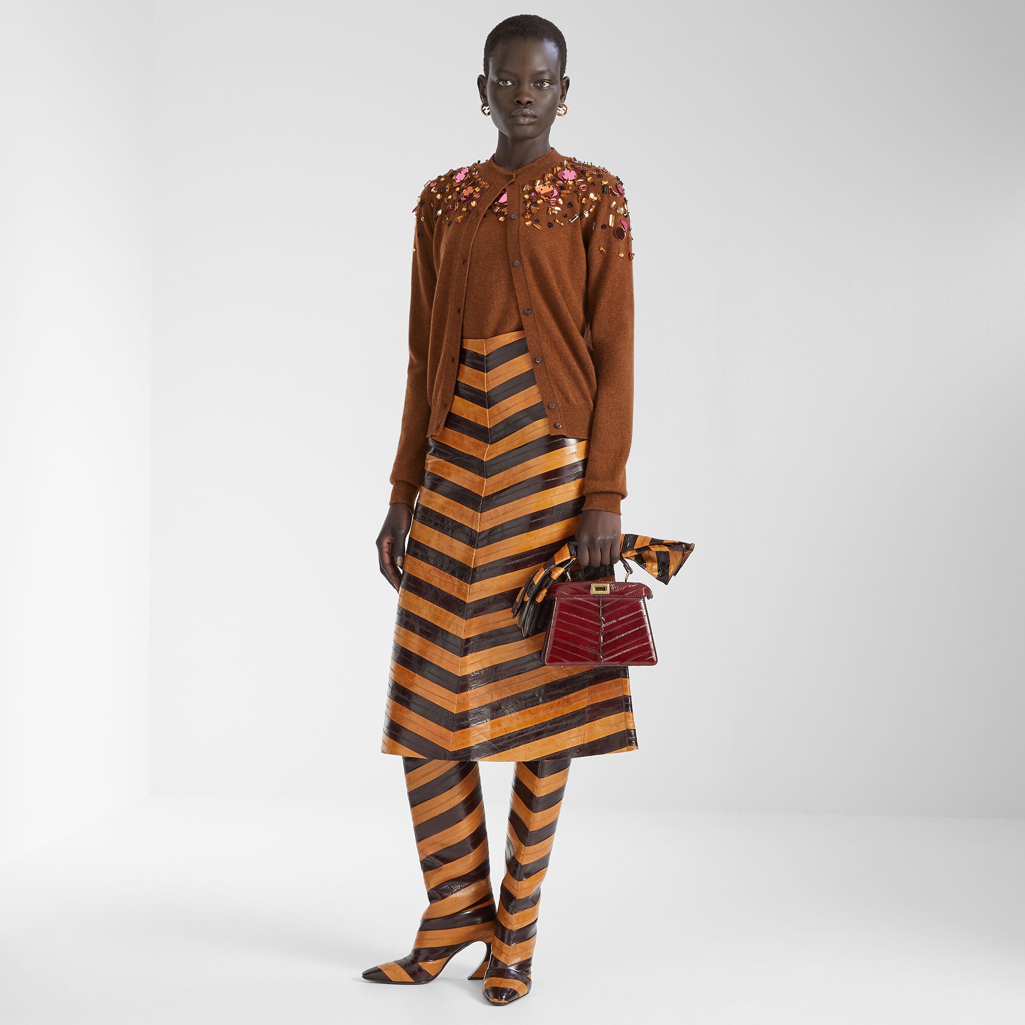 FZE543AUZWF1T6K_99?wid=2000&