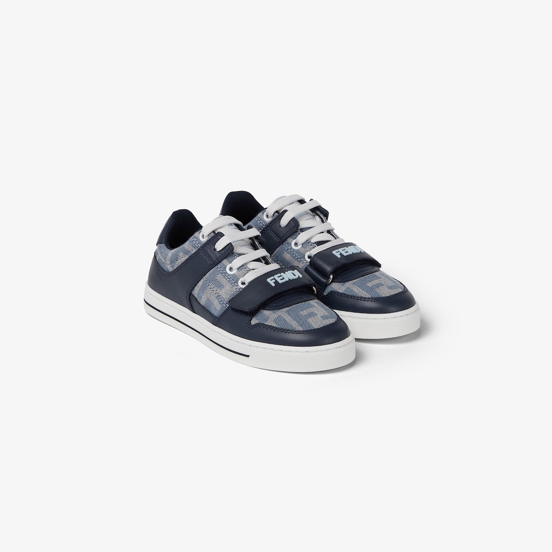 Junior sneakers